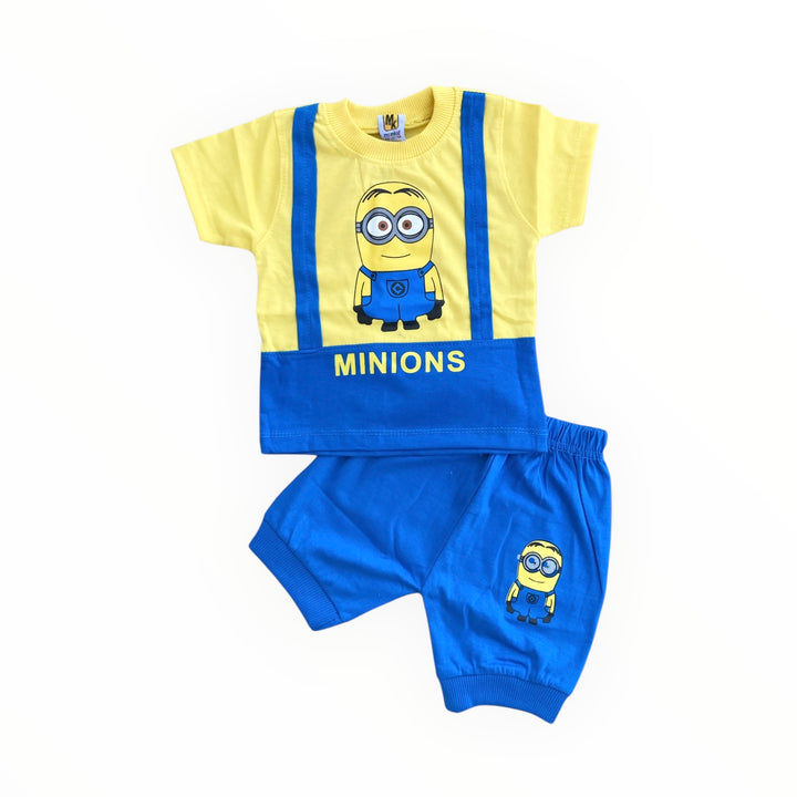 Baby t-shirt and pajama set made of soft cotton, perfect for newborn comfort.