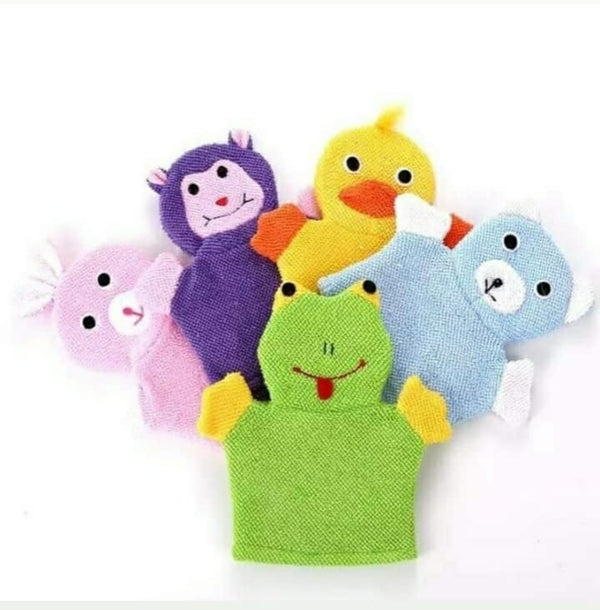 Soft and absorbent baby bath glove for gentle cleansing. Perfect for delicate baby skin, providing a comfortable and effective bath time experience.