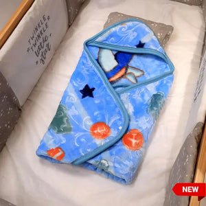 Baby hooded plush blanket in blue printed design